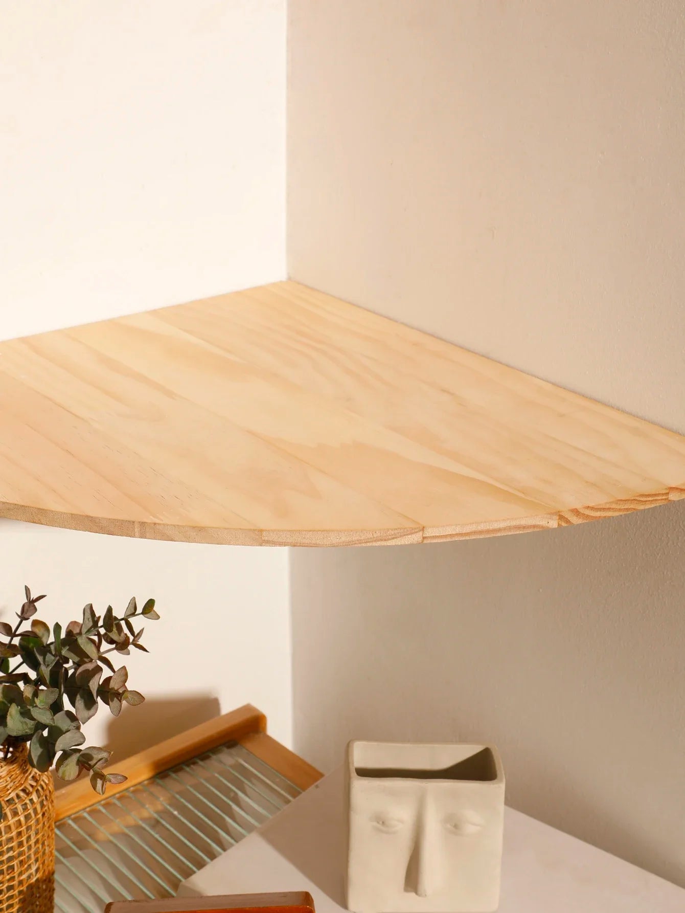 Scalloped Corner Shelves